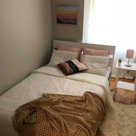 Apartment Charming Newly Renovated *
