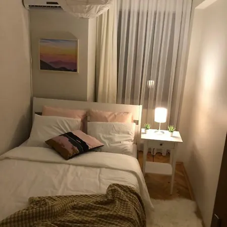Charming Newly Renovated Apartment