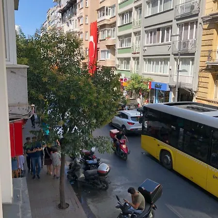 Charming Newly Renovated Apartment