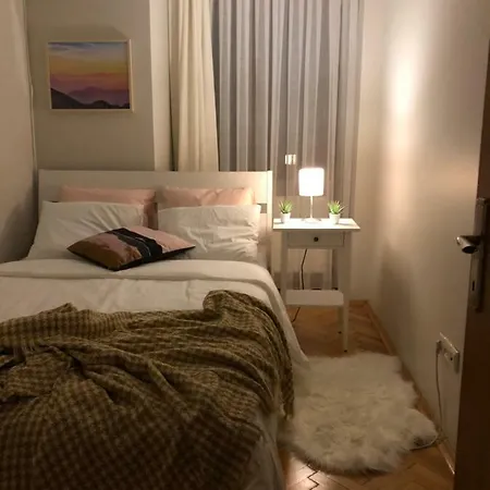 Charming Newly Renovated Apartment