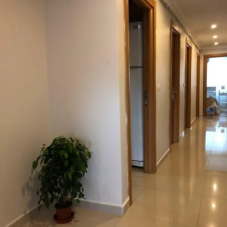 Apartment Charming Newly Renovated