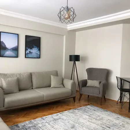 Charming Newly Renovated Istambul